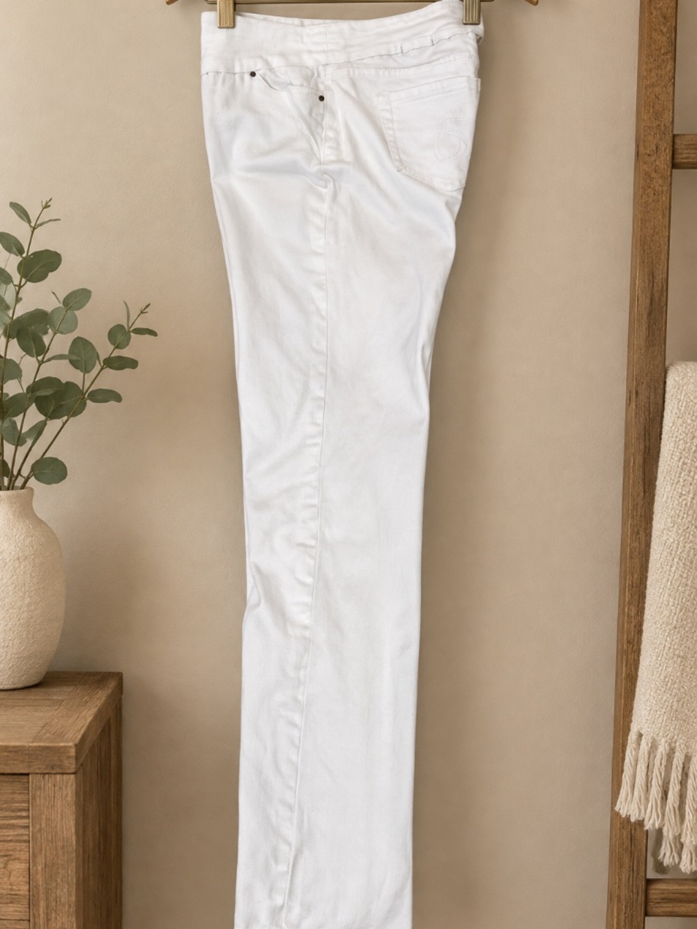 JAG Jeans Size 10 White Pull-On Stretch Slim Straight Jeans
